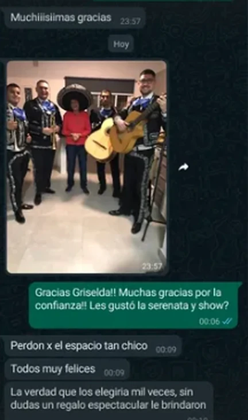 Captura de un chat de WhatsApp: Griselda cuenta que los elegiría mil veces, un regalo espectacular.